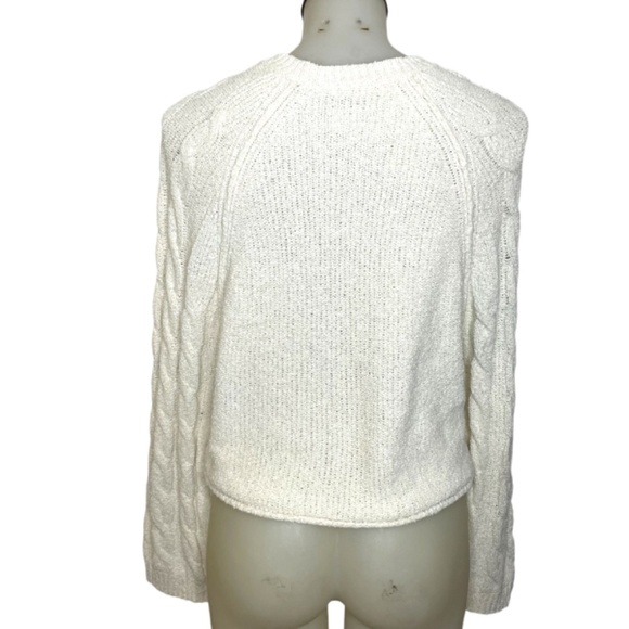 Cable Knit Sweater 🤍 - Picture 2 of 8